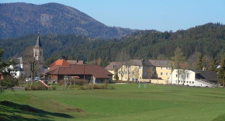 Rohr im Gebirge